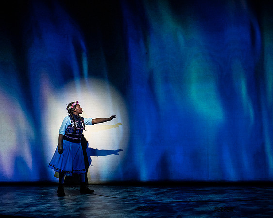 002_Frozen performance_kids