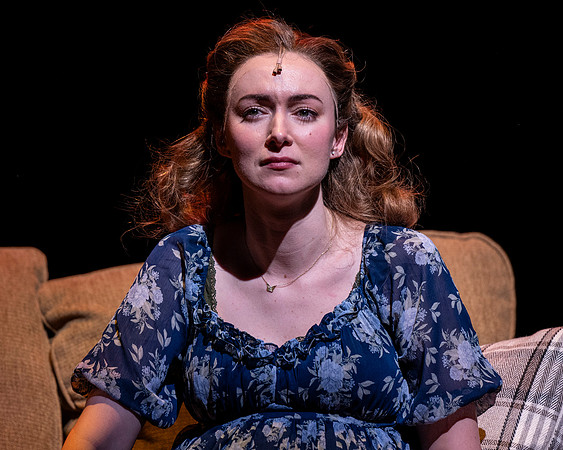 074_Waitress_press