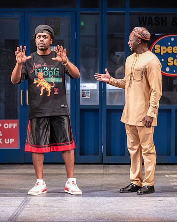 021_Merry Wives_press