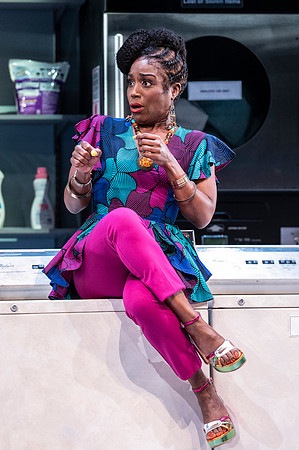 041_Merry Wives_press
