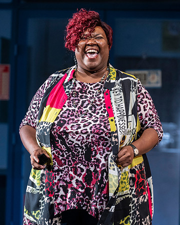 065_Merry Wives_press