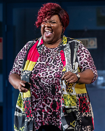 066_Merry Wives_press