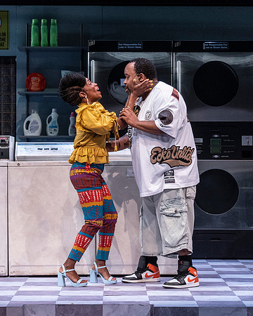 072_Merry Wives_press