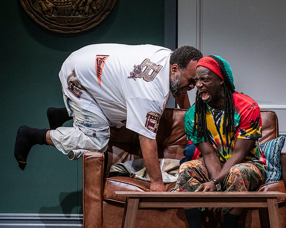 070_Merry Wives_press