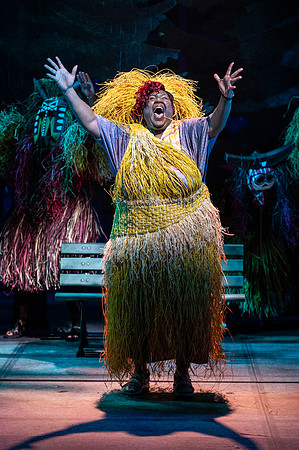 096_Merry Wives_press