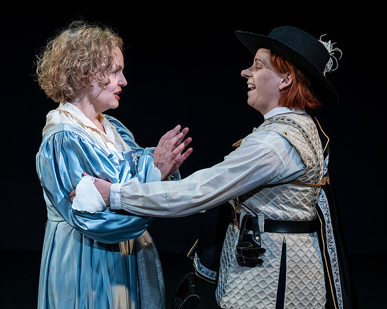 031_Cyrano_press