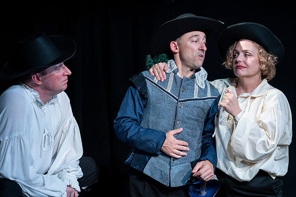 043_Cyrano_press