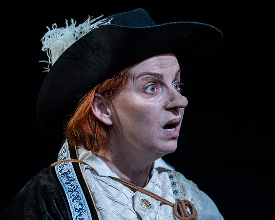 047_Cyrano_press