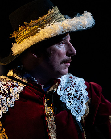 062_Cyrano_press