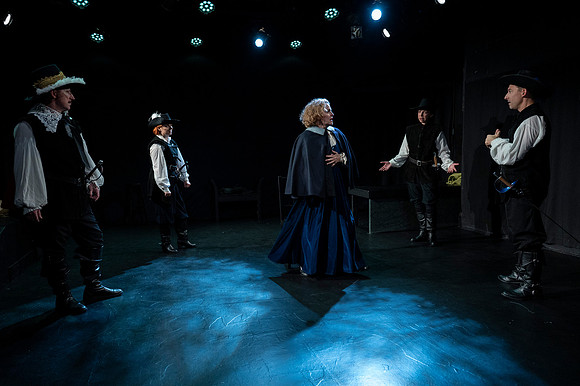 070_Cyrano_press