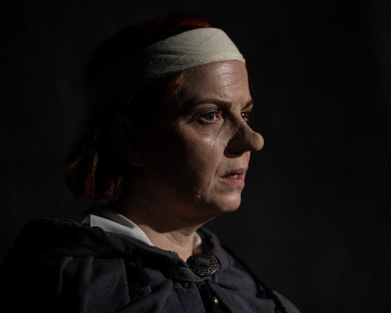 081_Cyrano_press