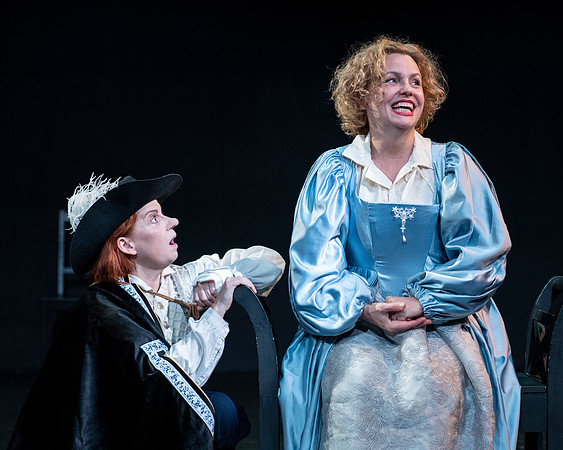 028_Cyrano_press