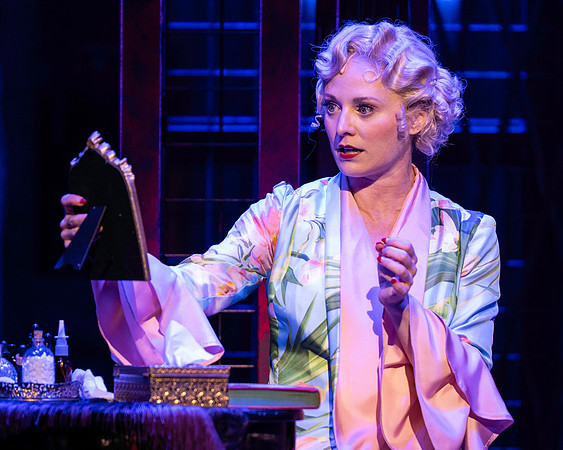 031_Guys and Dolls_press