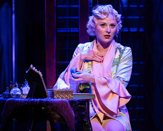 030_Guys and Dolls_press