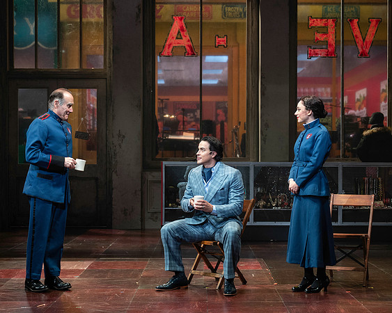 043_Guys and Dolls_full set