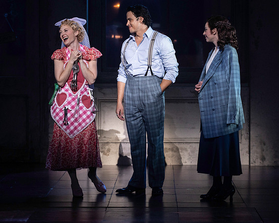 148_Guys and Dolls_full set