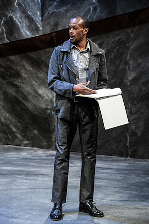 003_Lobby Hero