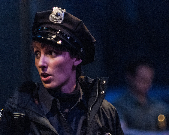 028_Lobby Hero