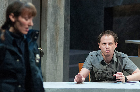 036_Lobby Hero