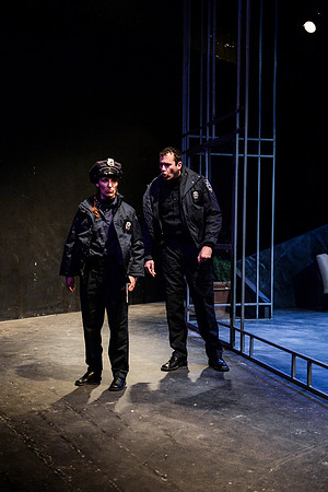 083_Lobby Hero