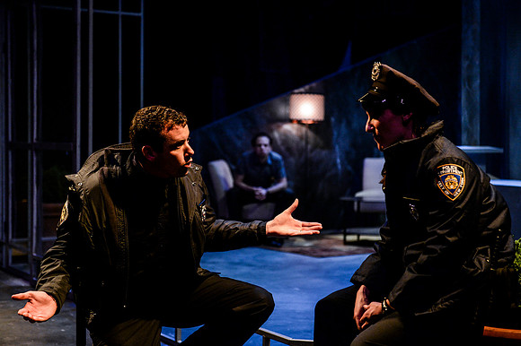 078_Lobby Hero
