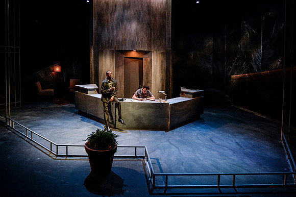031_press_Lobby Hero