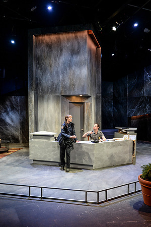 103_Lobby Hero