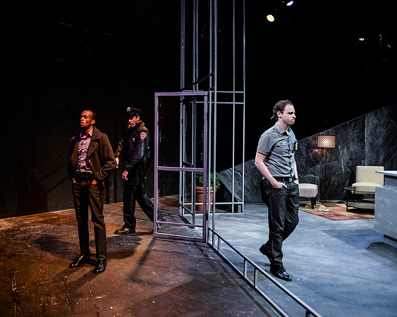 140_Lobby Hero