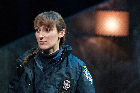 037_Lobby Hero