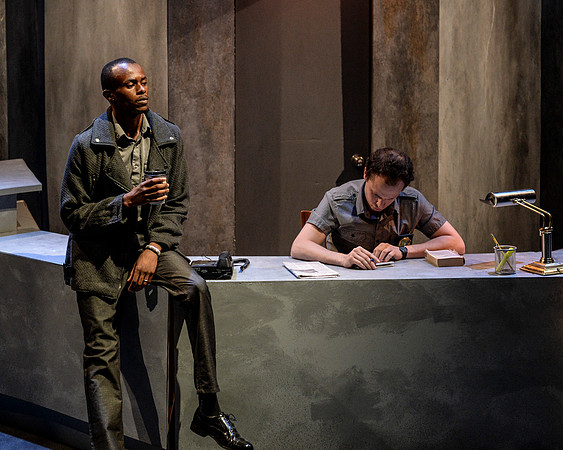 086_Lobby Hero