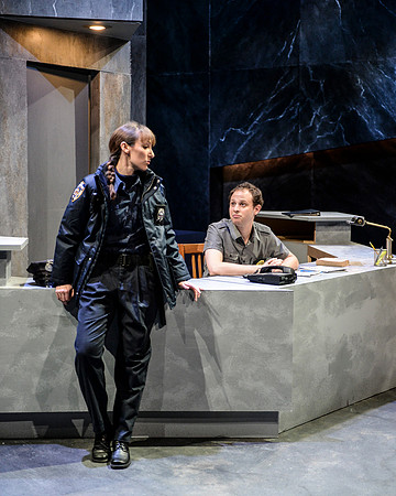 100_Lobby Hero