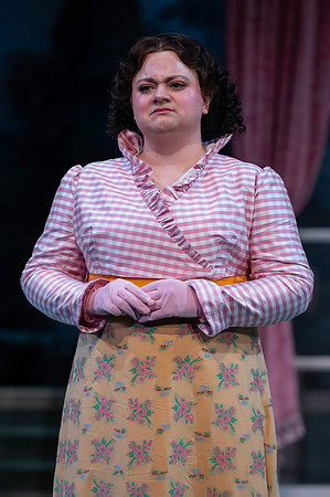 096_Emma_press