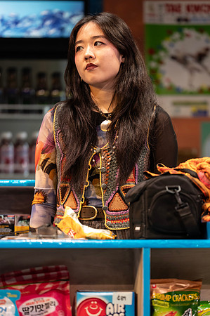 033_Kim's Convenience_press