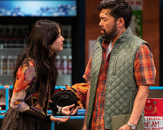 034_Kim's Convenience_press