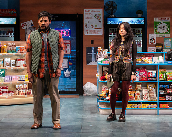 037_Kim's Convenience_press