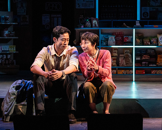 043_Kim's Convenience_press