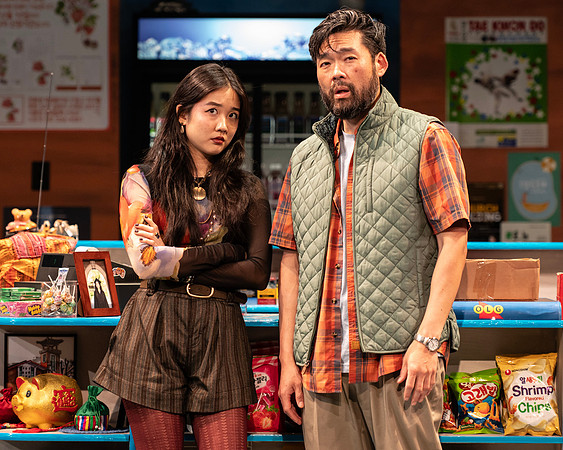 053_Kim's Convenience_press