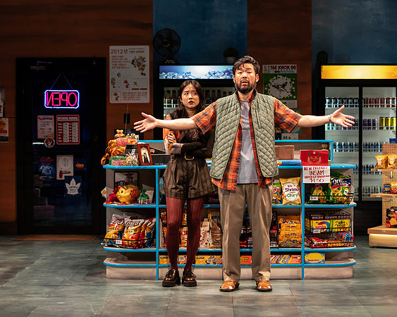 055_Kim's Convenience_press