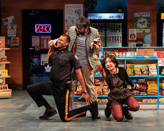 057_Kim's Convenience_press