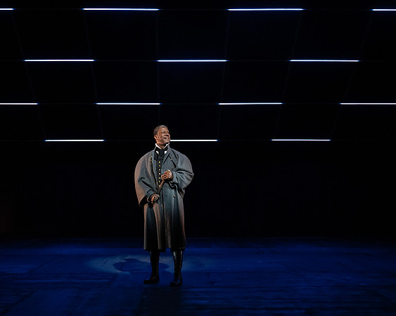 038_Les Miserables_press