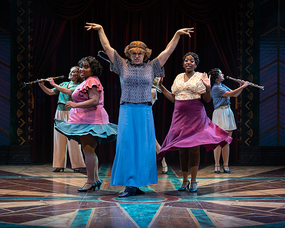 092_Some Like It Hot_press