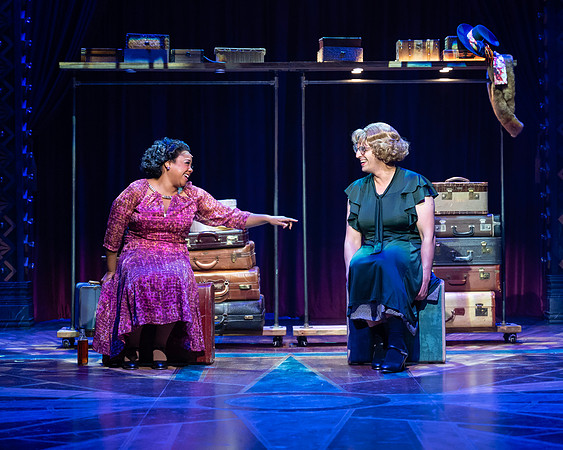 049_Some Like It Hot_press