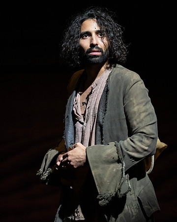 002_Les Miserables_press
