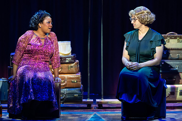 050_Some Like It Hot_press