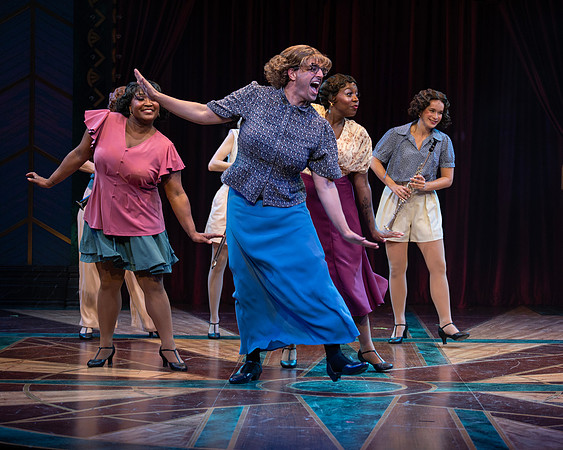 094_Some Like It Hot_press