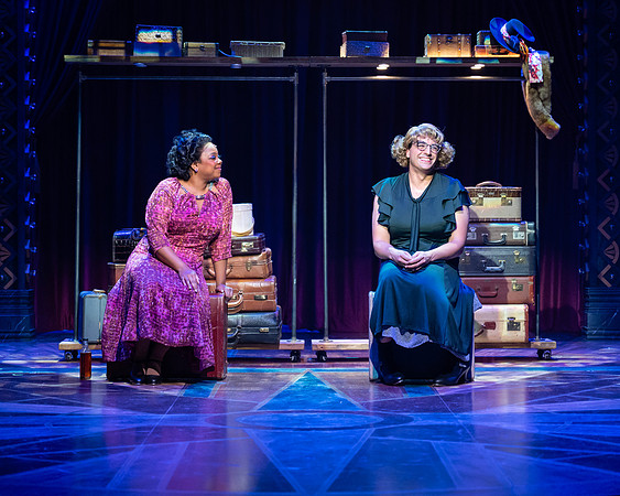 048_Some Like It Hot_press