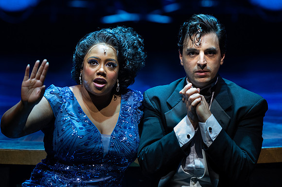 081_Some Like It Hot_press