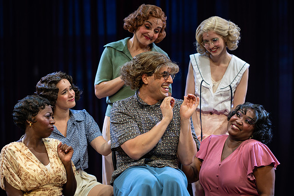 091_Some Like It Hot_press