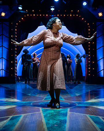 037_Some Like It Hot_press