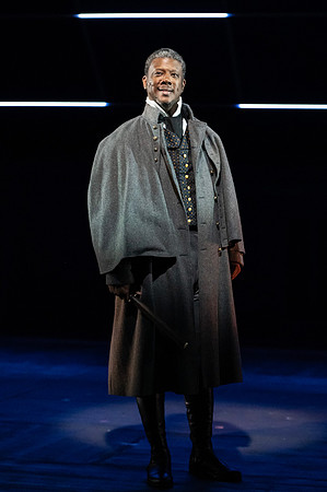 039_Les Miserables_press